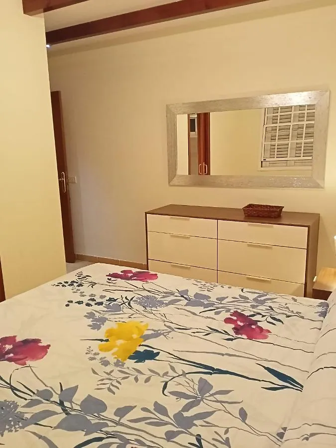 펜션 Cheerful 3 Bedroom Town House With Garage Tegueste