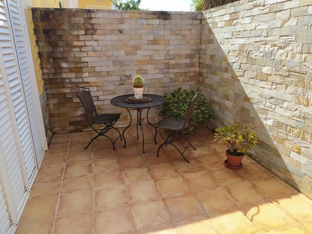 Сasa de vacaciones Cheerful 3 Bedroom Town House With Garage Tegueste