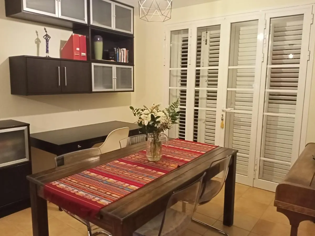 Сasa de vacaciones Cheerful 3 Bedroom Town House With Garage Tegueste España