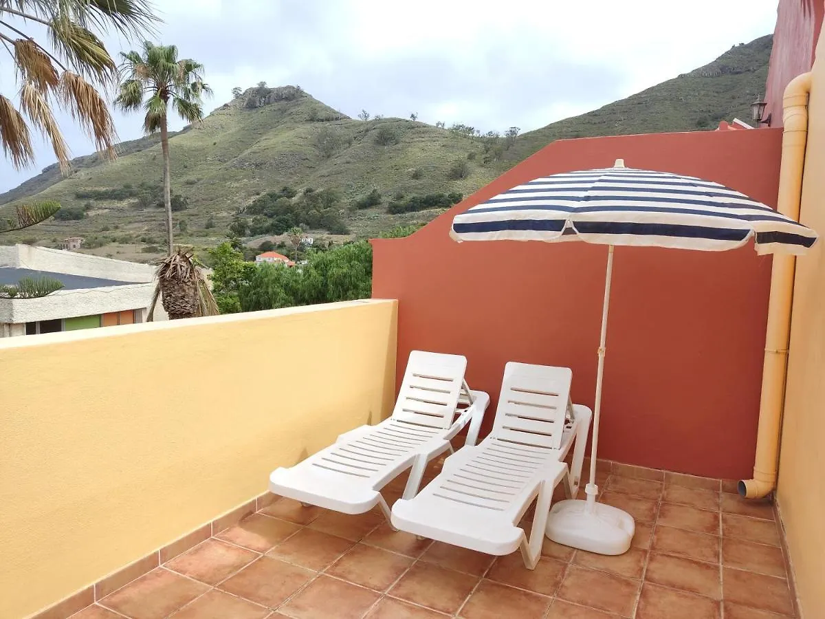 Cheerful 3 Bedroom Town House With Garage Tegueste